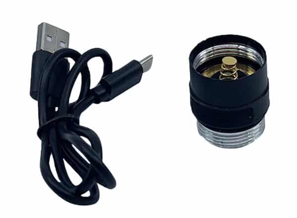 USB cable and magnetic connector
