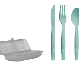 Reusable cutlery set with carrying case.