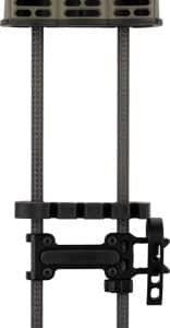 Compound bow quiver with adjustable mounting system.